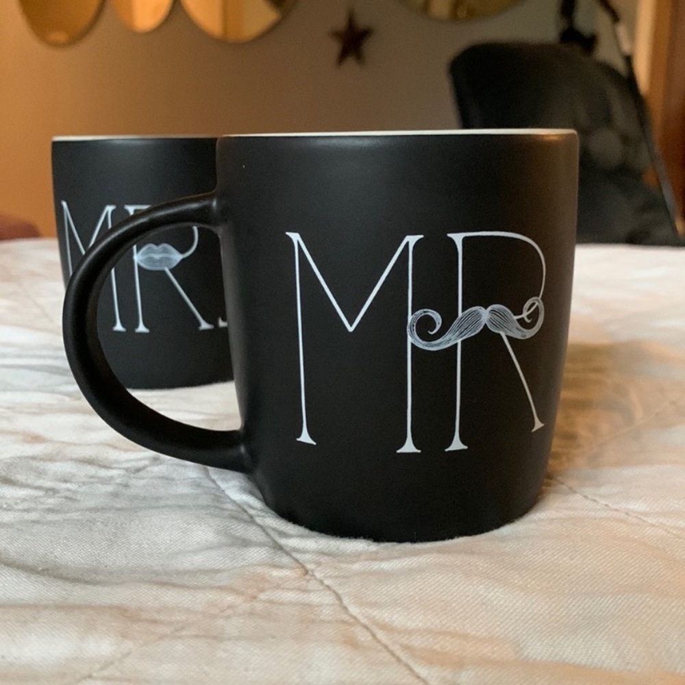 Black and White MR Mustache MRS Kiss Mug Set for Valentine’s Day or wedding